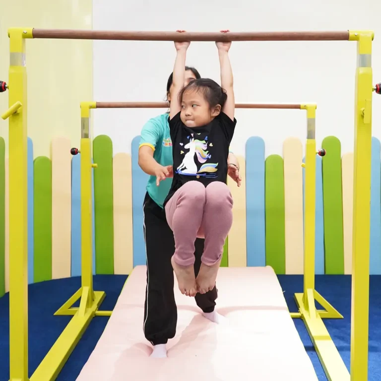 Aktivitas anak di kelas gymnastic sparks sports academy -3