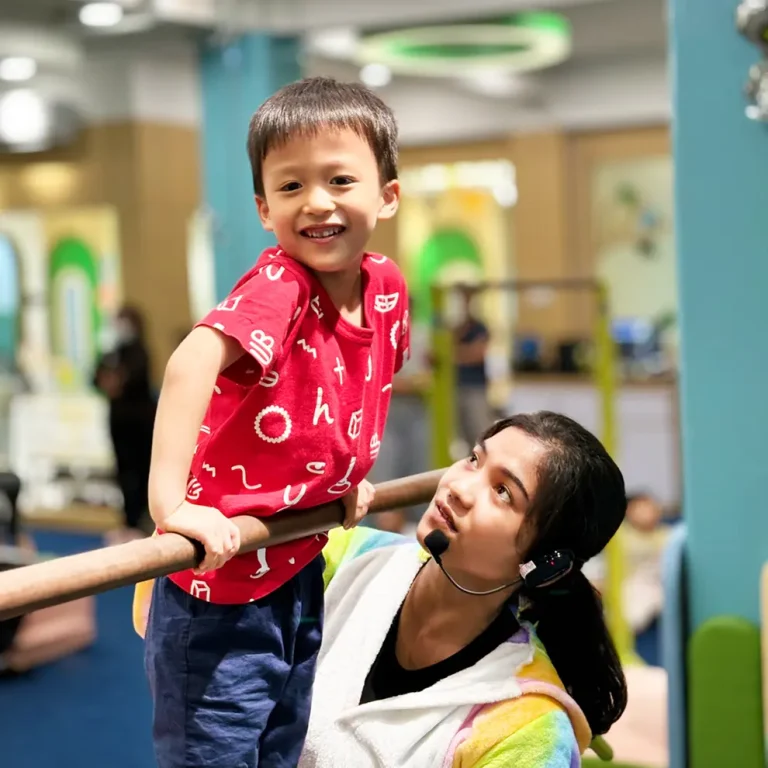 Aktivitas anak di kelas gymnastic sparks sports academy -4